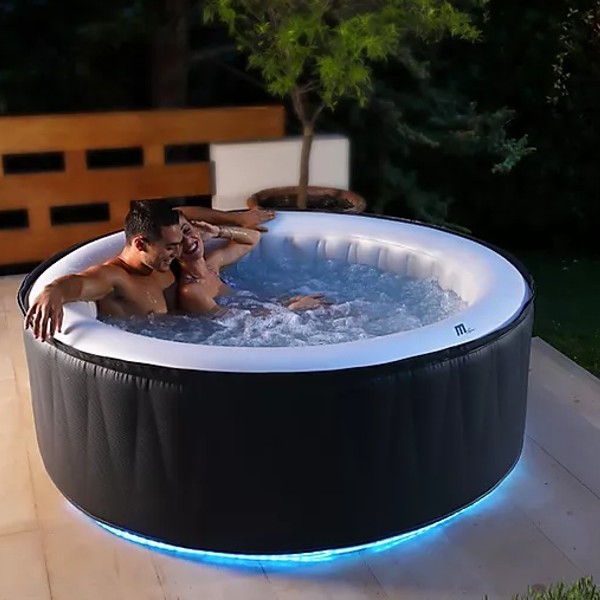 Informationen zum Outdoor-Whirlpool Przewodnik po jacuzzi na świeżym powietrzu
