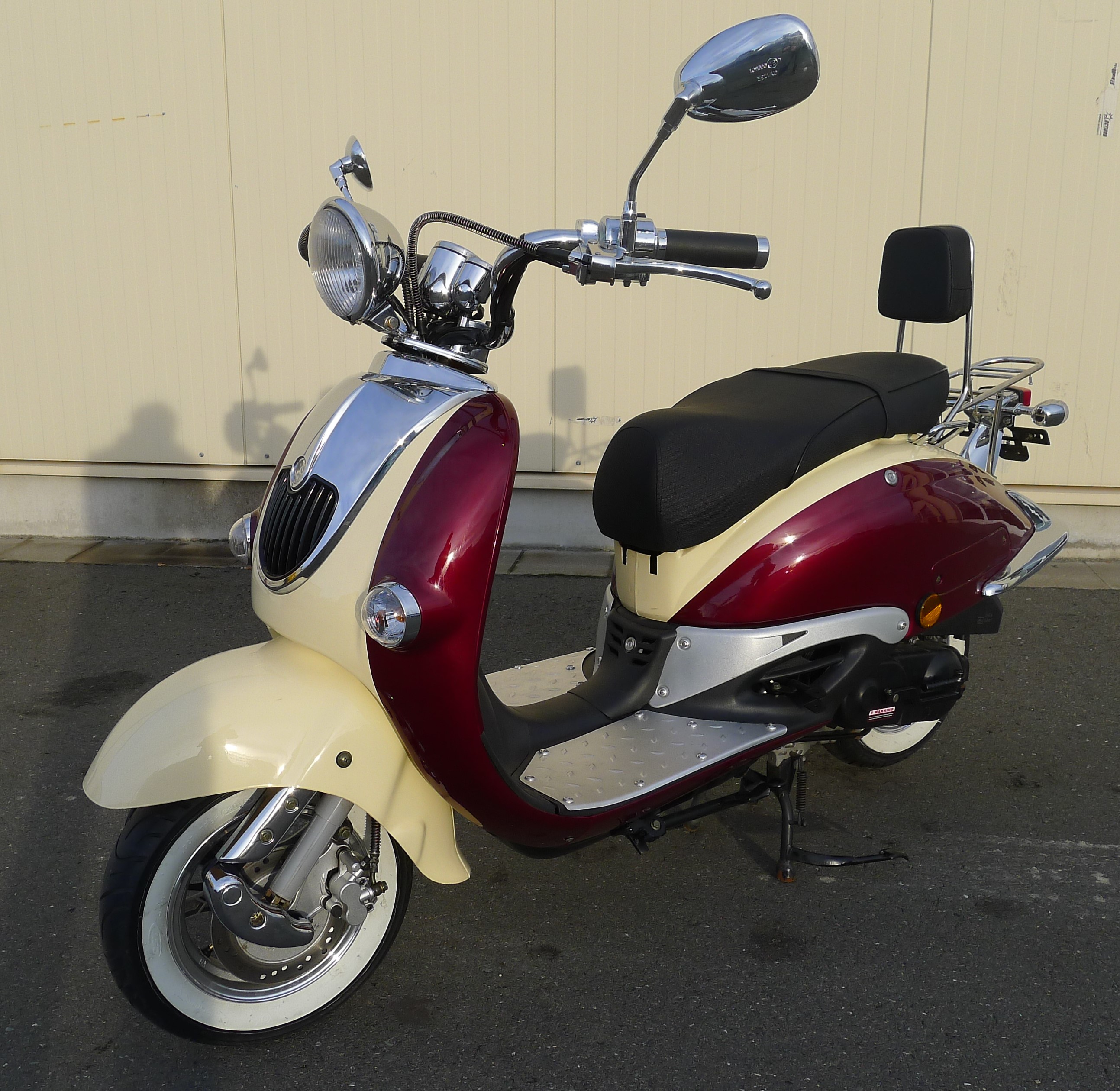 BWare Znen Retro Scooter ZN50QTHS 25 km/h 805KM Laufleistung