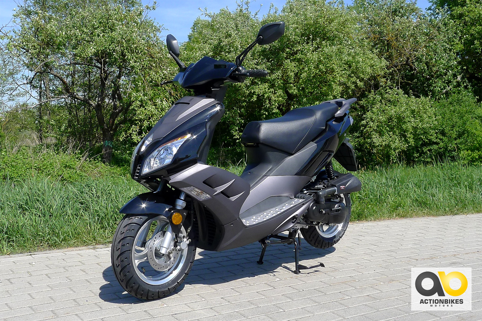 Roller 49 cc 25 km/h Mofa | Roller | Zweiräder | miweba GmbH