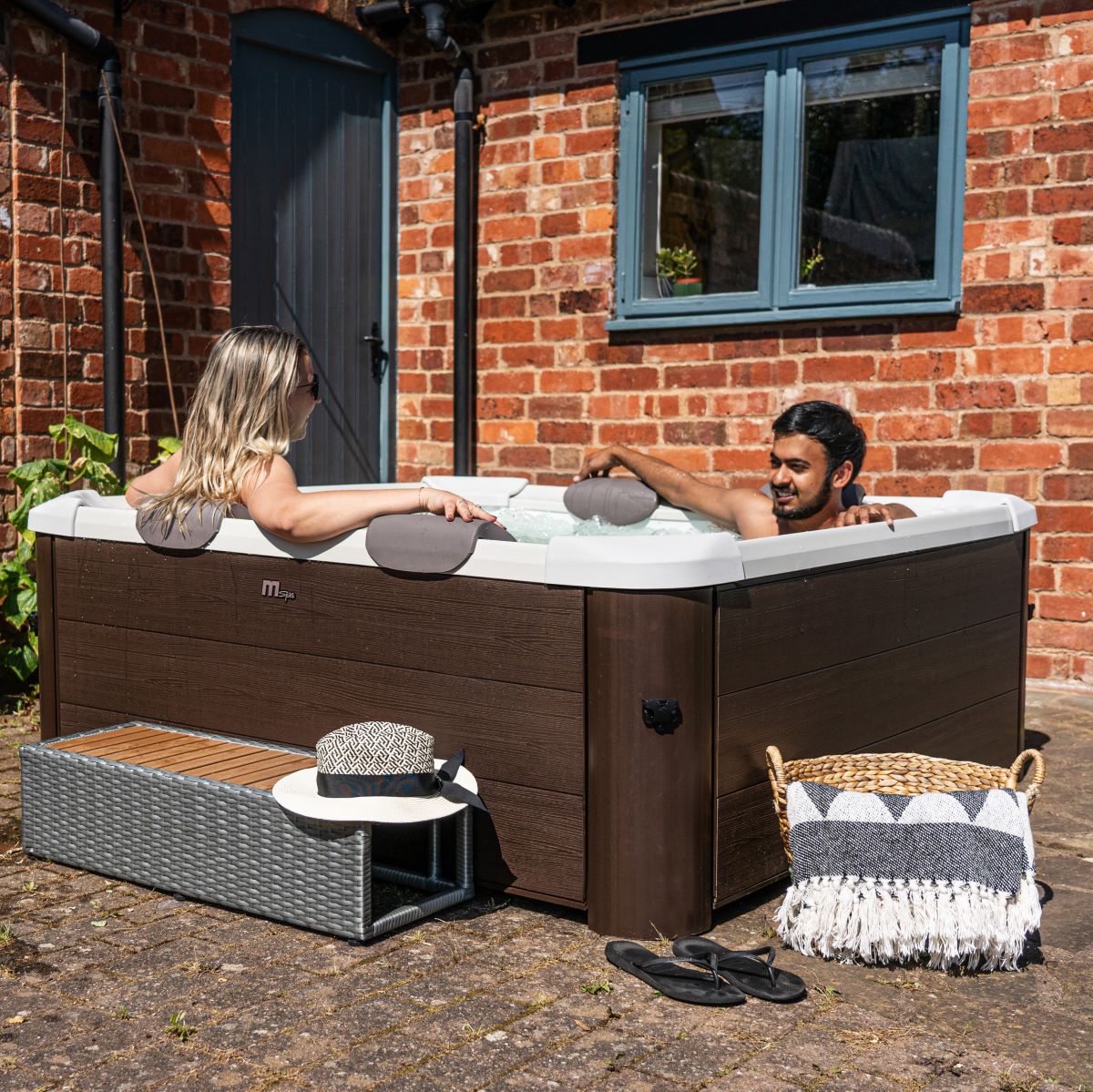 MSpa Outdoor-Whirlpool Modell Tribeca für 6 Personen MSpa Frame Tribeca Whirlpool Outdoor